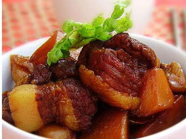 红烧肉炖土豆的做法